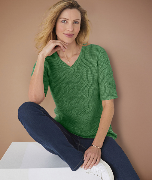 V-neck emerald green short sleeved jumper

