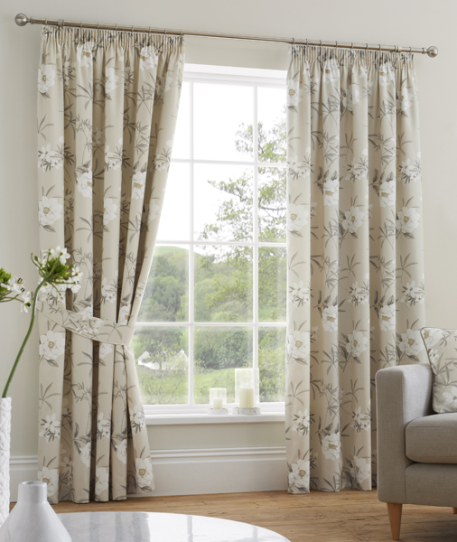 Floral eve curtains