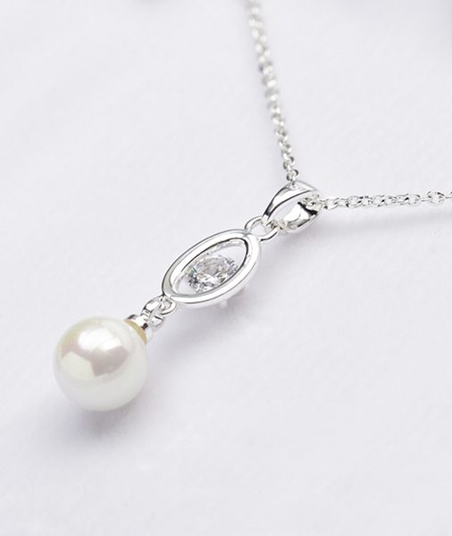 Diamante faux pearl necklace