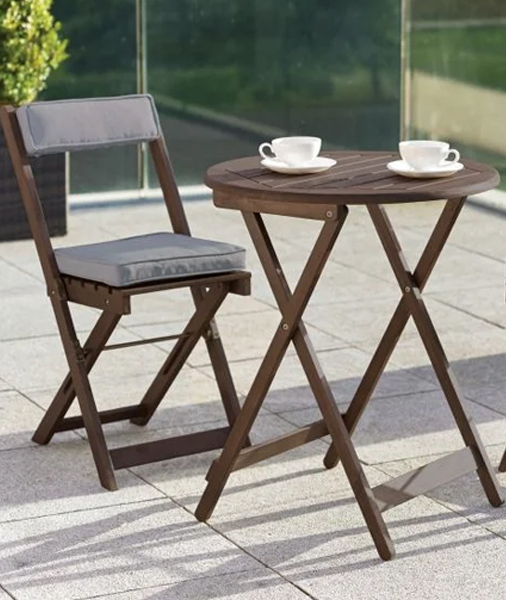 Bistro set with cushions