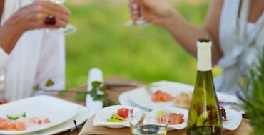 Inspiration to Dine Alfresco this July | Damart Style Diaries